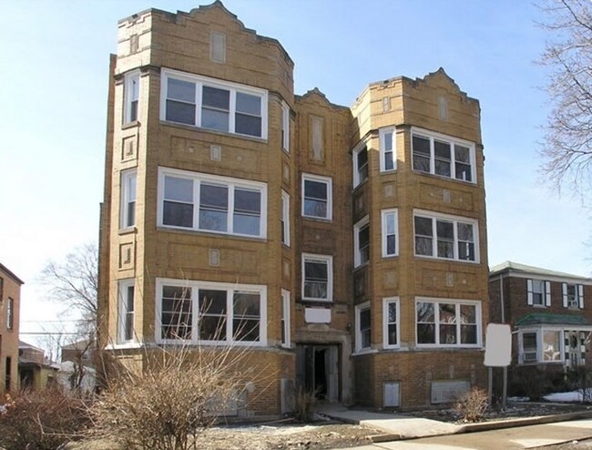 property at 9224 S Laflin St
