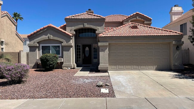 property at 814 W Iris Dr