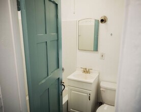 907 Sierra St, Unit 907 in Turlock, CA - Building Photo - Building Photo
