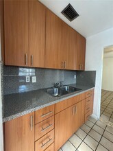 106 NE 2nd Ave in Hallandale Beach, FL - Building Photo - Building Photo