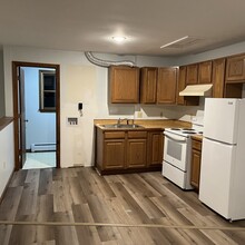 162 Cedar Swamp Rd in Mansfield, CT - Building Photo - Building Photo