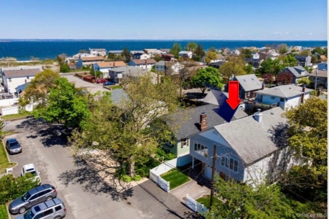 property at 11 7th St