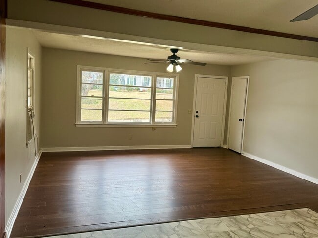 129 N Montgomery St in Pontotoc, MS - Building Photo - Building Photo