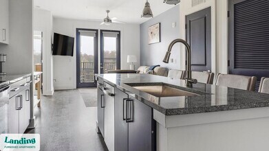 44 Braves Ave in Lawrenceville, GA - Building Photo - Building Photo