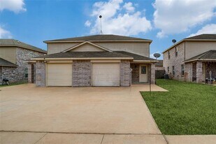 809 E College St in Princeton, TX - Building Photo