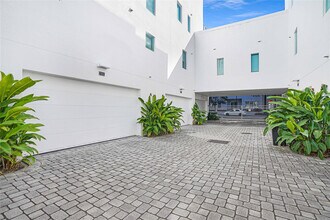 741 NE 4th Ave in Fort Lauderdale, FL - Building Photo - Building Photo