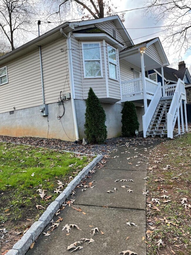 1734 Donald Lee Hollowell Pky NW Rentals in Atlanta, GA