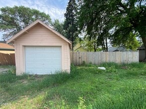 632 2nd St SW in Jamestown, ND - Building Photo - Building Photo