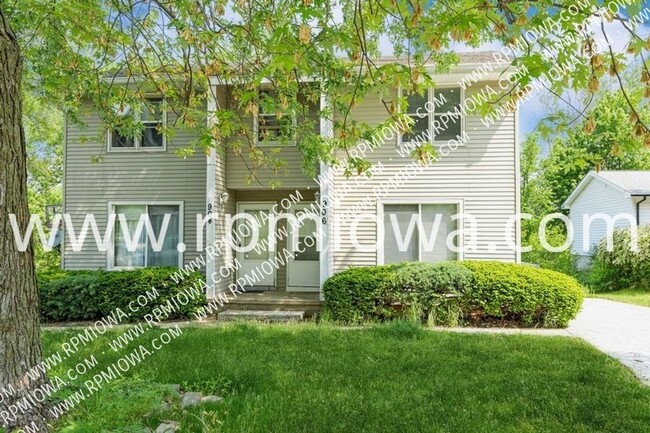 property at 906 SE Hackley Ave