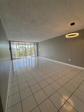 1701 NE 191st St in Miami, FL - Building Photo - Building Photo
