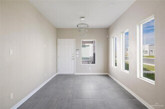13 Frio Ave in McAllen, TX - Building Photo - Building Photo