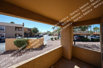 8787 E Mountain View Rd in Scottsdale, AZ - Foto de edificio - Building Photo