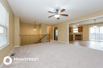 102 Golfview Dr in Pleasant Hill, MO - Building Photo - Building Photo