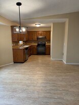 5424 S Stonegate Ave in Springfield, MO - Building Photo