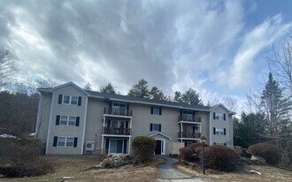 24 Parkwood Dr, Unit 203 in Augusta, ME - Building Photo