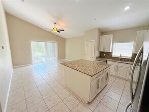 2055 Victoria Falls Dr in Orlando, FL - Building Photo - Building Photo