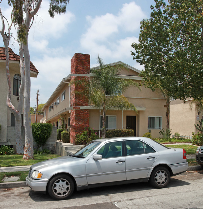 1137 Irving Ave in Glendale, CA - Foto de edificio - Building Photo