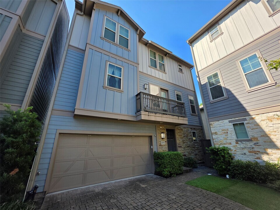 4315 Schuler St in Houston, TX - Building Photo