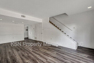 2220 E Victory Dr in Savannah, GA - Building Photo - Building Photo