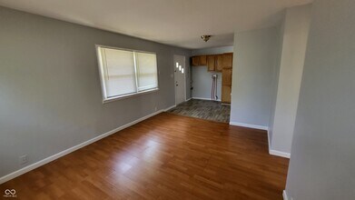 3964 N Lesley Ave in Indianapolis, IN - Foto de edificio - Building Photo