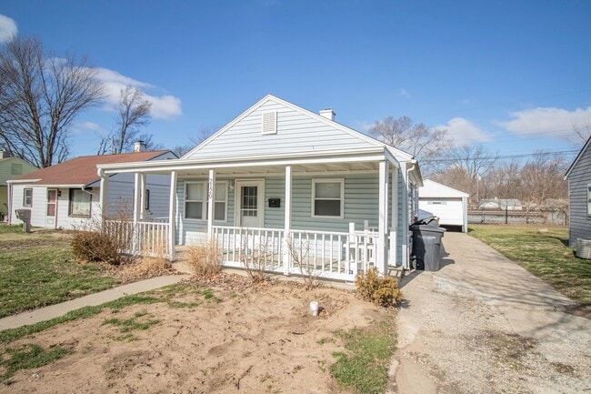 CENTRALLY LOCATED 2 BEDROOM HOME in Lafayette, IN - Building Photo - Building Photo