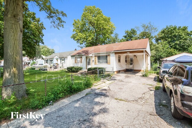 2031 Sharon Ave in Indianapolis, IN - Building Photo - Building Photo