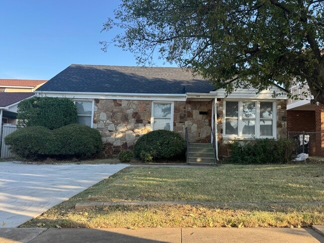 property at 417 SW 24th St