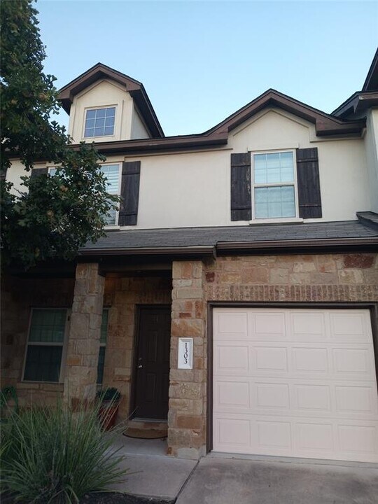 1701 S Bell Blvd in Cedar Park, TX - Building Photo