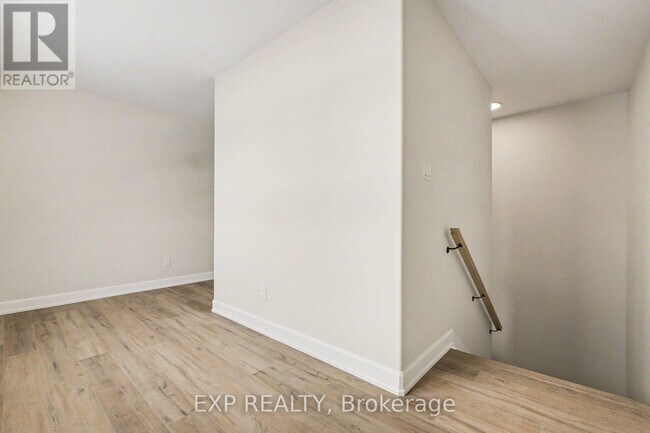 440 Falcon Ln in Russell, ON - Building Photo - Building Photo