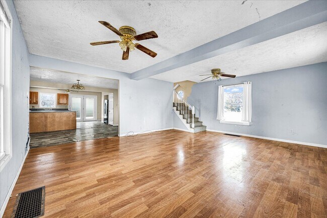 25998 N Dal Bar Rd in Canton, IL - Building Photo - Building Photo