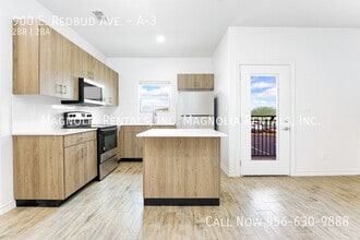 900 E Redbud Ave-Unit -A-3 in McAllen, TX - Building Photo - Building Photo