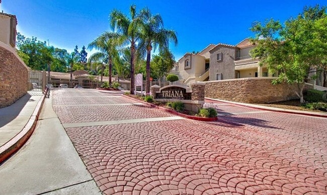 property at 2040 Las Colinas Cir