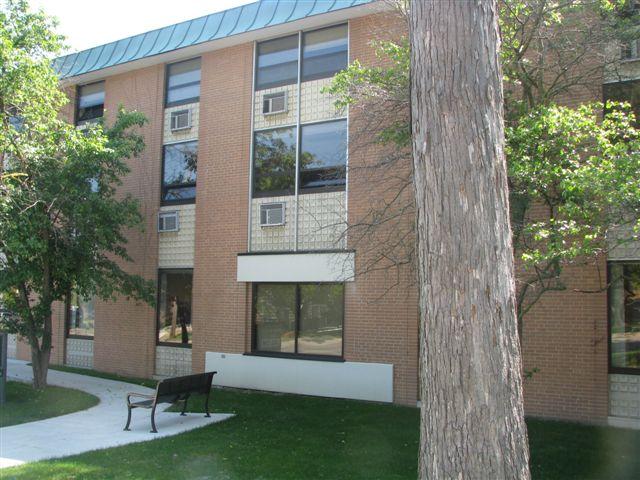 SOLO Apartments in East Lansing, MI - Building Photo