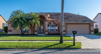 1092 Egret Lake Way in Melbourne, FL - Building Photo