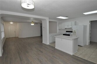 1116 Porterfield Dr in Austin, TX - Building Photo - Building Photo