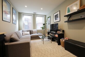 133 Orleans St, Unit #2R in Boston, MA - Building Photo - Building Photo