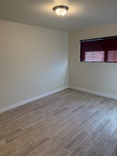 4713 Amber Ln, Unit Unit 3 in Sacramento, CA - Building Photo - Building Photo