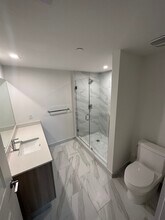6976 W 4th Way, Unit C4 in Hialeah, FL - Building Photo - Building Photo
