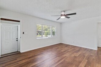36823 Suwanee Way in Dade City, FL - Foto de edificio - Building Photo