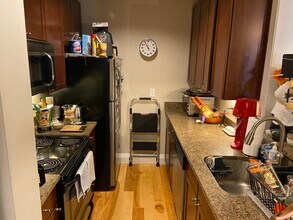 17 Bow St, Unit 1 in Somerville, MA - Foto de edificio - Building Photo
