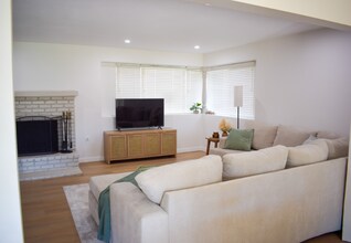 4718 W Ave L-6 in Lancaster, CA - Building Photo - Building Photo