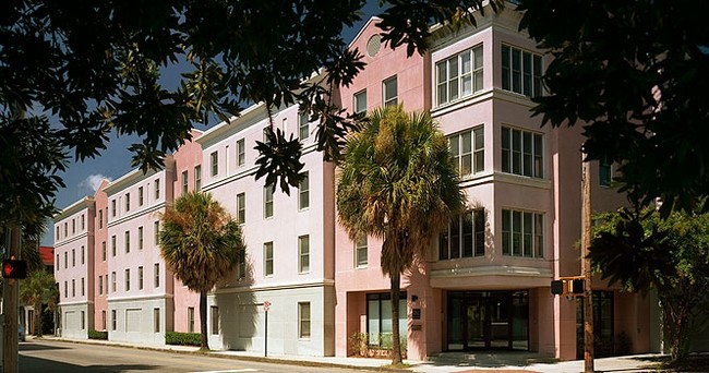 Kelly House in Charleston, SC - Foto de edificio - Building Photo