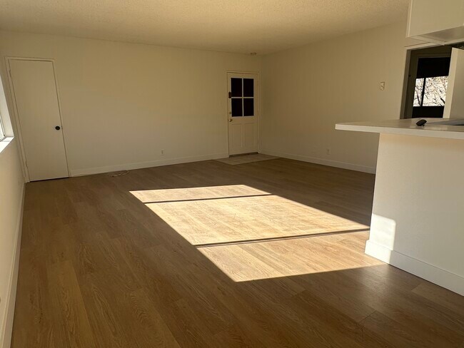 382 Molino Ave in Long Beach, CA - Building Photo - Building Photo