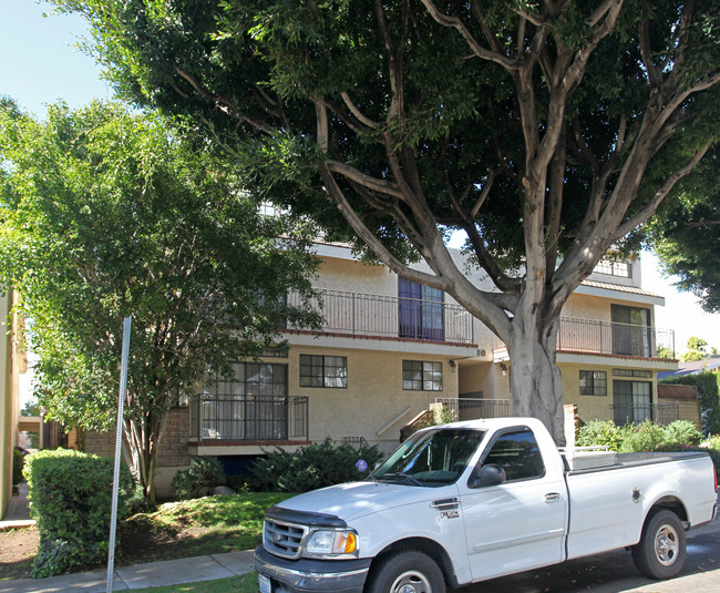 1236 Chelsea Ave in Santa Monica, CA - Building Photo - Building Photo