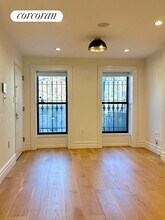 938 Putnam Ave in Brooklyn, NY - Foto de edificio - Building Photo