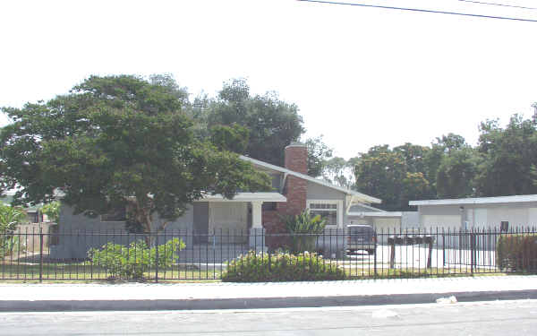 2652-2656 Strathmore Ave in Rosemead, CA - Building Photo