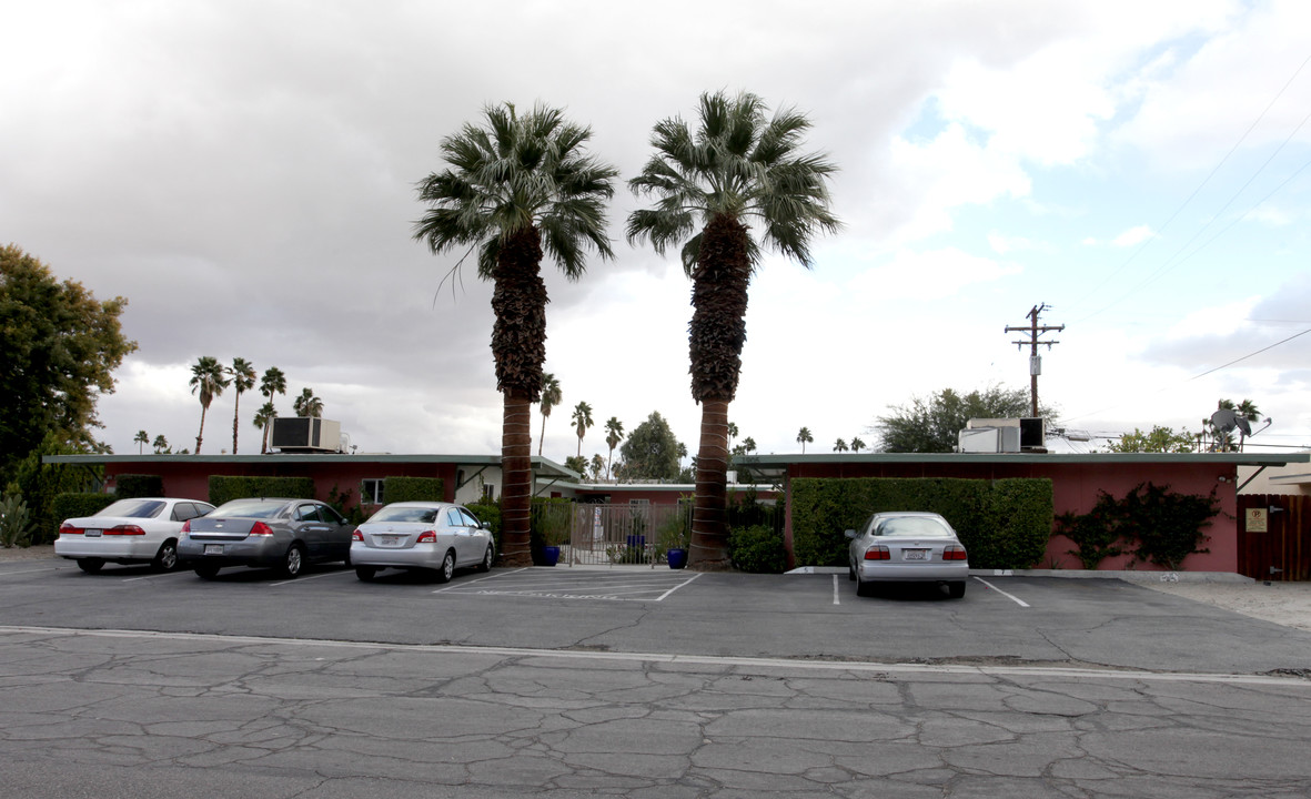 1905 E Tahquitz Canyon Way in Palm Springs, CA - Building Photo