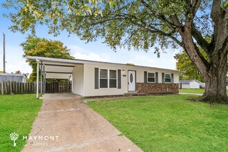 1080 N Park Ln in Florissant, MO - Foto de edificio - Building Photo