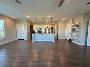 3144 Gorge Way in Canyon Lake, TX - Foto de edificio - Building Photo