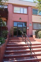 5403 Newcastle Ave, Unit 5403 Newcastle Ave APT 6 in Encino, CA - Building Photo